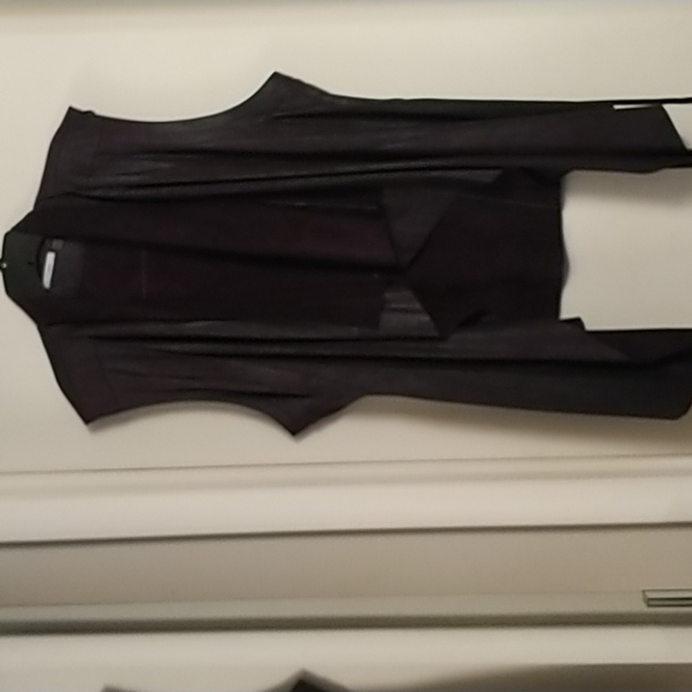 Sleeveless Vest/Top